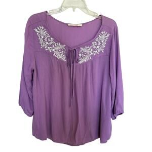 Izzy & Lola Embroidered Top - Large